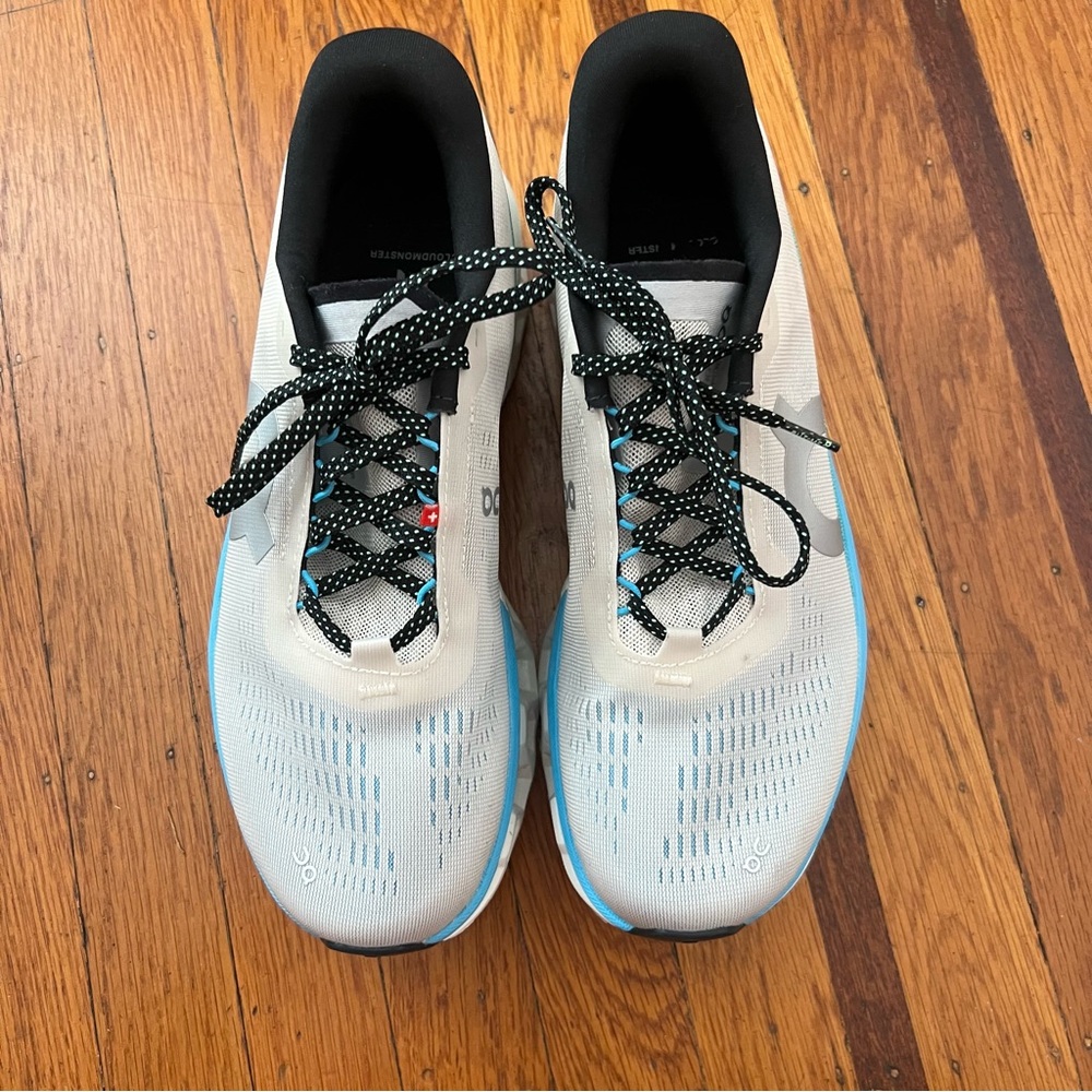 ON Running Cloudmonster 2 women’s shoes 9.5 white cream blue EUC worn once - Picture 3 of 8
